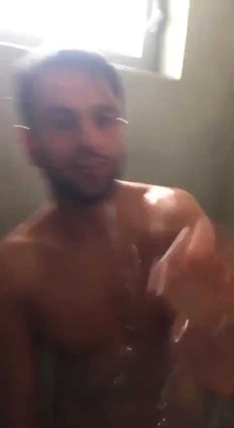 Video of the guy with big dick taking bath