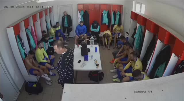 Ip-cam record soccer boys nude on public locker room ! 