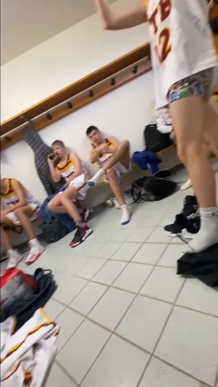 Posting a better and longer (5mins) version of the basketball team spy vid in the next post ? Spoiler: so many dicks ??

(If you already bought it, send me a message and I will send it to you ?)