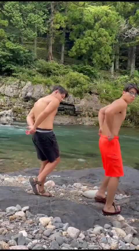 2 GUYS MOONING ASS BOYS