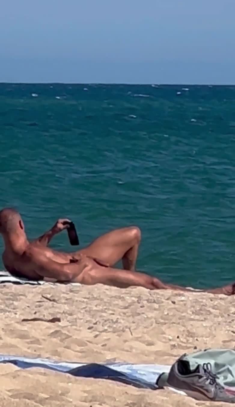 Rich white daddy with big dick enjoying the sun bath at the beach