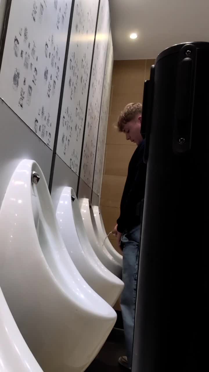 3 urinal