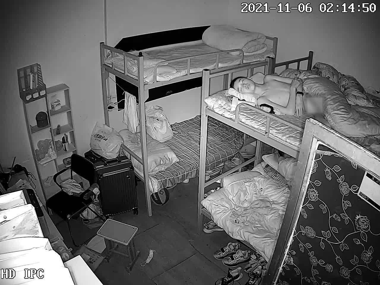 Ip-cam, asian guy sleeping naked on beedroom, exerpt !