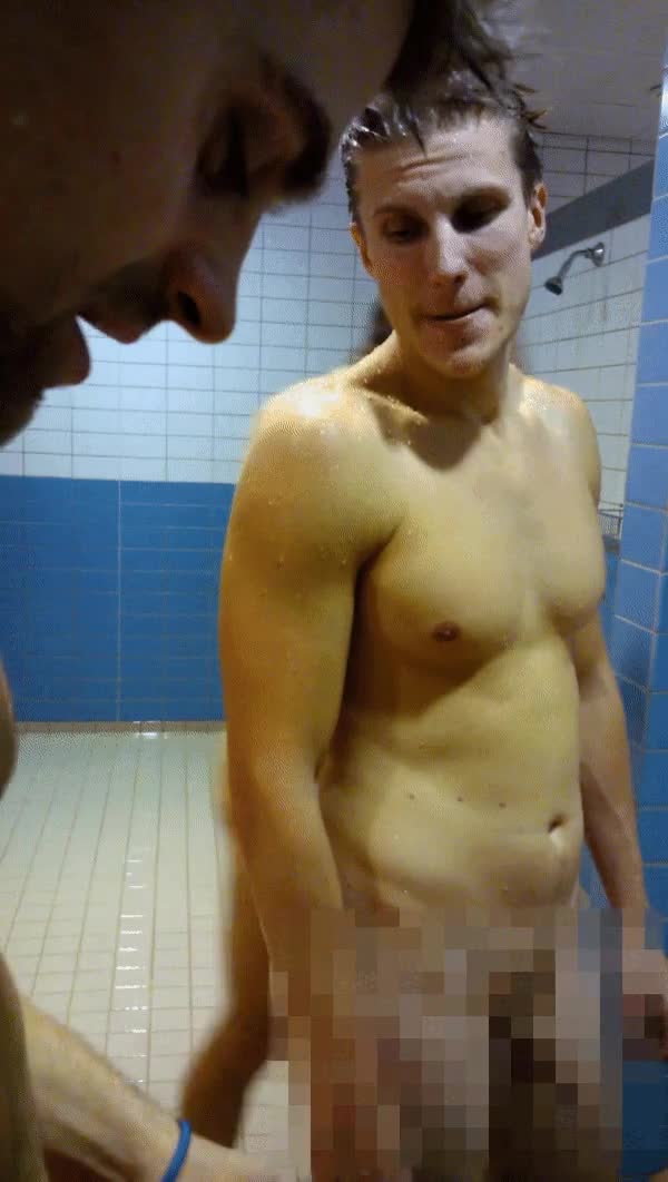 Sexy swimmers in a packed showers! Watch them chatting completely naked without any shame up close! Nice dicks!?