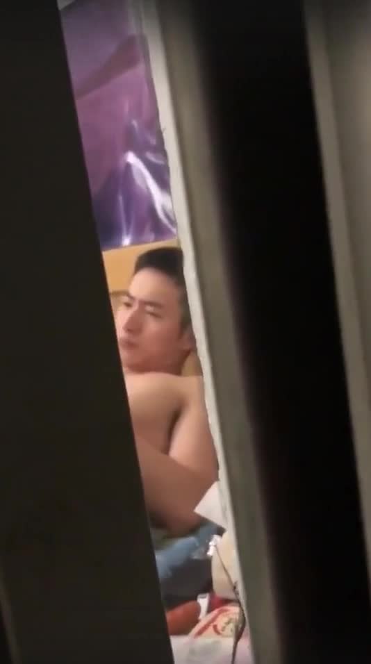 Asian Worker resting naked in the bed after a hard day
Enjoy the full video guys! Nice dick!